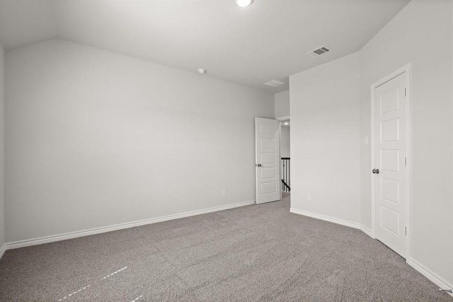 Spacious, unfurnished interior of a new home in Rocky Creek Crossing, Fort Worth (Image 20). Spacious, unfurnished interior of a new home in Rocky Creek Crossing, Fort Worth (Image 20).