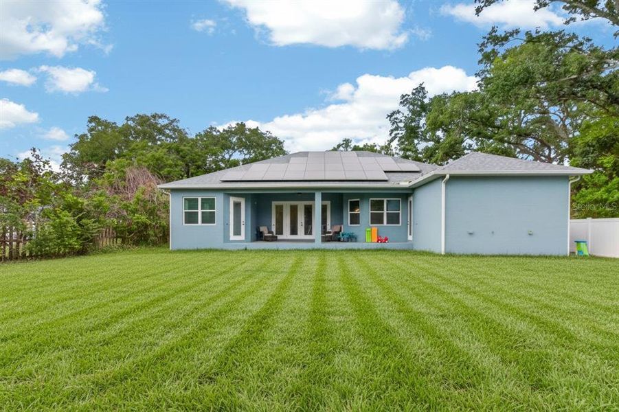 Exterior details and patio area of a home in , Largo (Image 31).