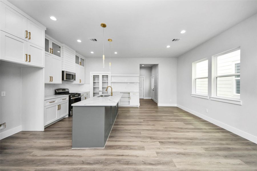Furnished interior view inside a new home in , Houston (Image 9).