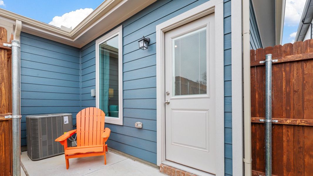 Exterior details and patio area of a home in Orchard Village, Fort Worth (Image 2).