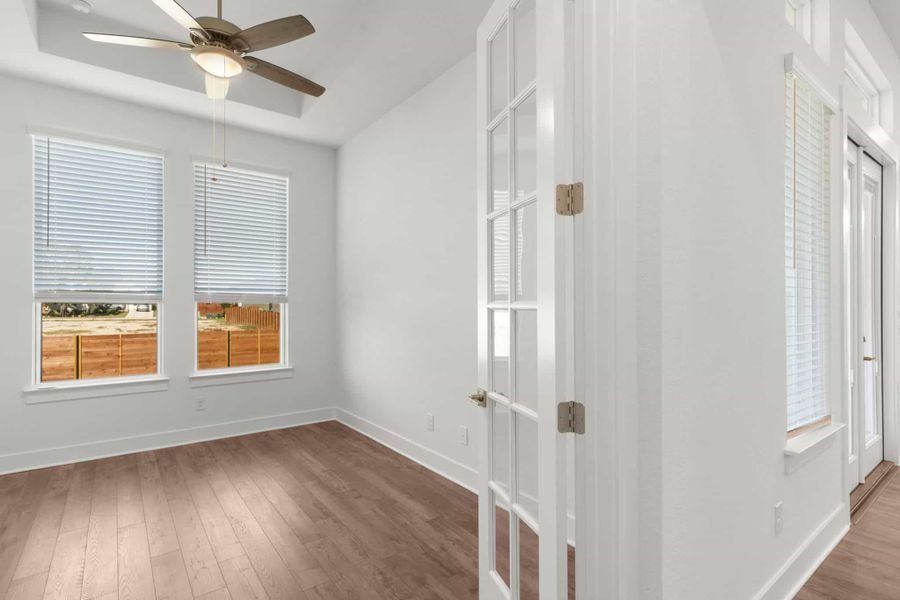 Spacious, unfurnished interior of a new home in Broken Oak, Georgetown (Image 10).