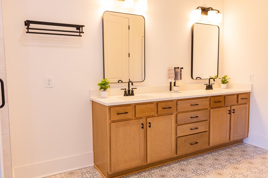 Furnished interior view inside a new home in , Ravenel (Image 41).