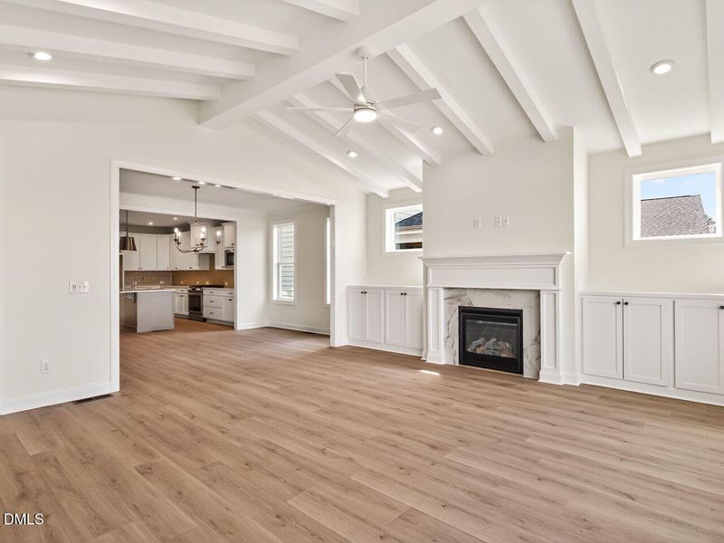 010-1280x960-living-room