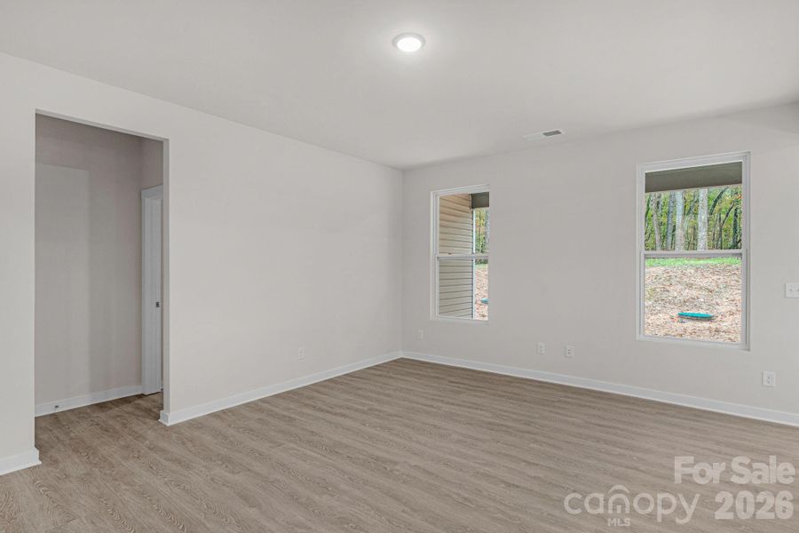 Spacious, unfurnished interior of a new home in , Monroe (Image 37).