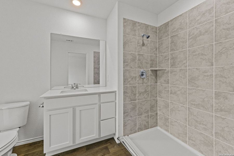 Furnished interior view inside a new home in Avenida, Converse (Image 11).