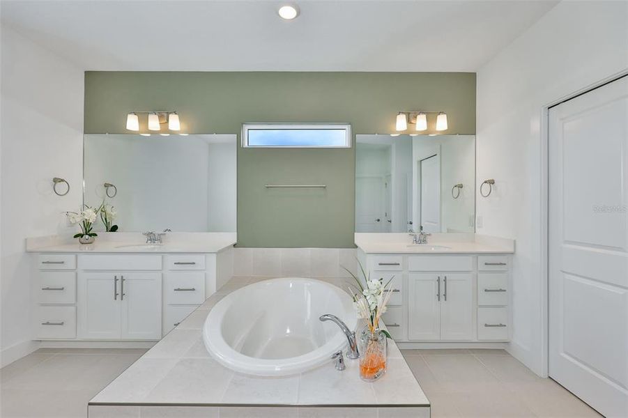Furnished interior view inside a new home in , Apollo Beach (Image 49).