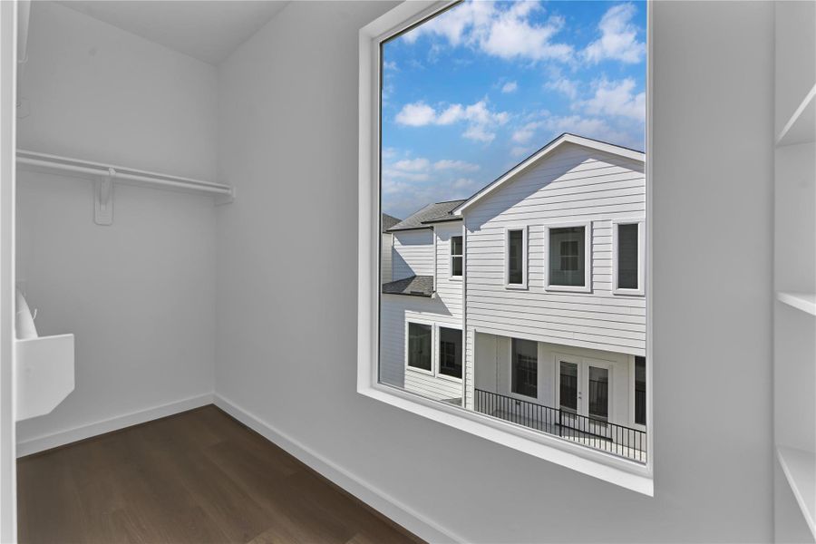 Spacious, unfurnished interior of a new home in , Houston (Image 16).