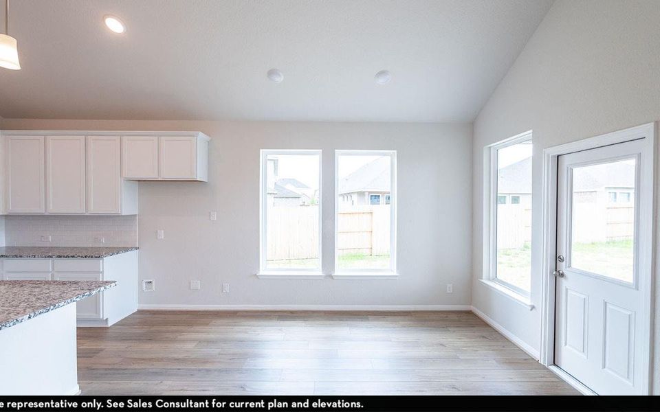 Spacious, unfurnished interior of a new home in Bay Creek, Baytown (Image 6).
