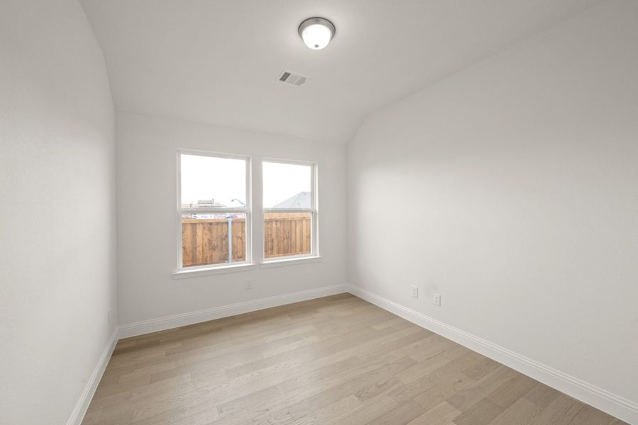 Spacious, unfurnished interior of a new home in Timberbrook, Justin (Image 16).