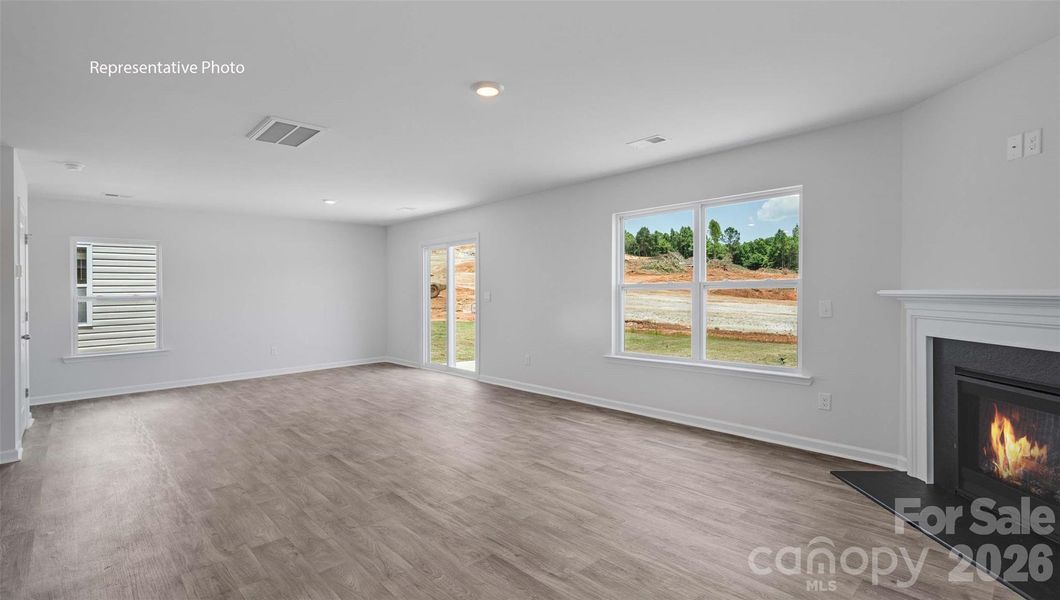 Spacious, unfurnished interior of a new home in Clark Creek Landing, Lincolnton (Image 14).