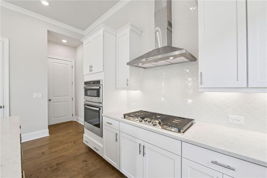 Furnished interior view inside a new home in Aberdeen, Hoschton (Image 9).
