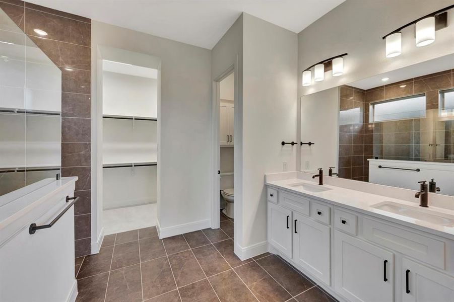 Furnished interior view inside a new home in South Pointe Cottage Series, Mansfield (Image 13). Furnished interior view inside a new home in South Pointe Cottage Series, Mansfield (Image 13).