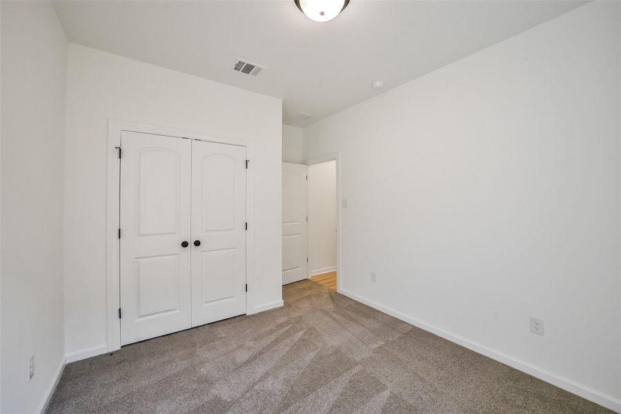 Spacious, unfurnished interior of a new home in Mostyn Springs, Magnolia (Image 24).