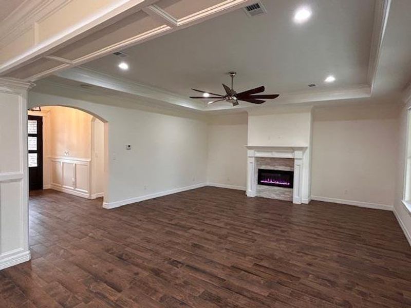 Spacious, unfurnished interior of a new home in , Beaumont (Image 14).