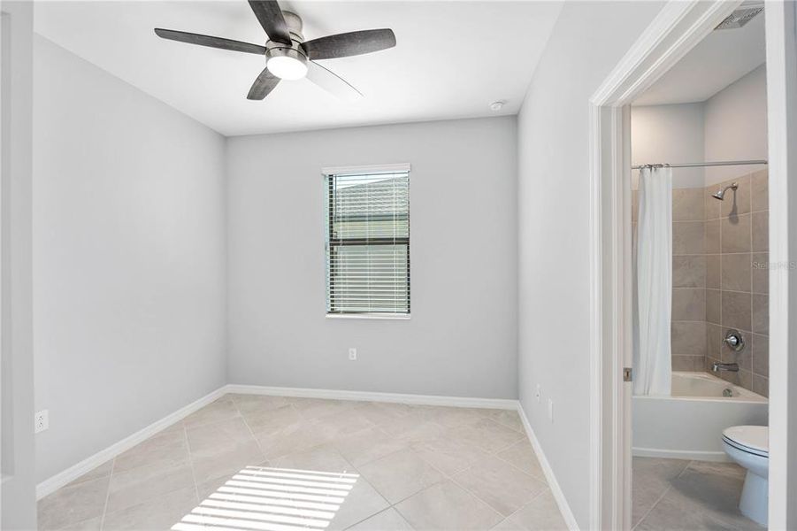 Spacious, unfurnished interior of a new home in , Port Charlotte (Image 20).