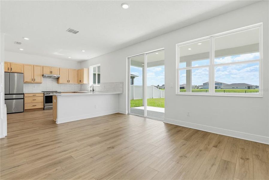 Spacious, unfurnished interior of a new home in , Parrish (Image 41).