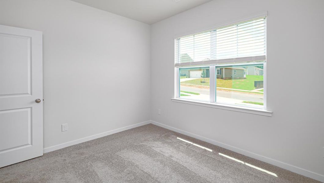 Spacious, unfurnished interior of a new home in Valley View, Waynesville (Image 19).