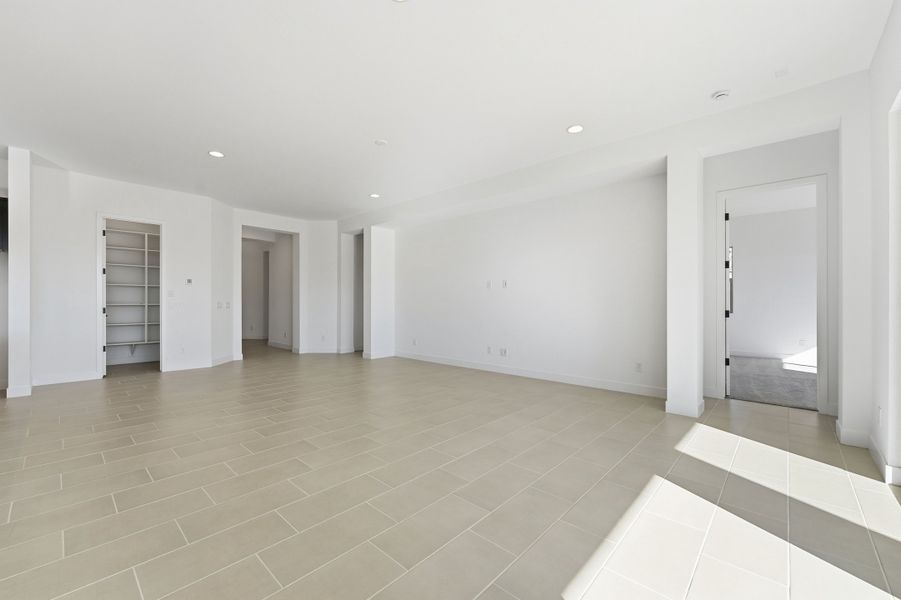 Spacious, unfurnished interior of a new home in Combs Ranch, San Tan Valley (Image 16).