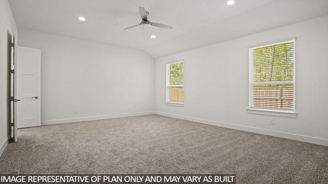 Spacious, unfurnished interior of a new home in Silverthorne, Conroe (Image 21). Spacious, unfurnished interior of a new home in Silverthorne, Conroe (Image 21).
