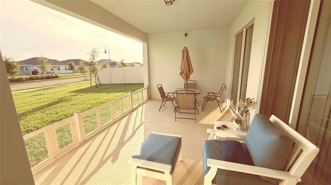Exterior details and patio area of a home in , Kissimmee (Image 4).