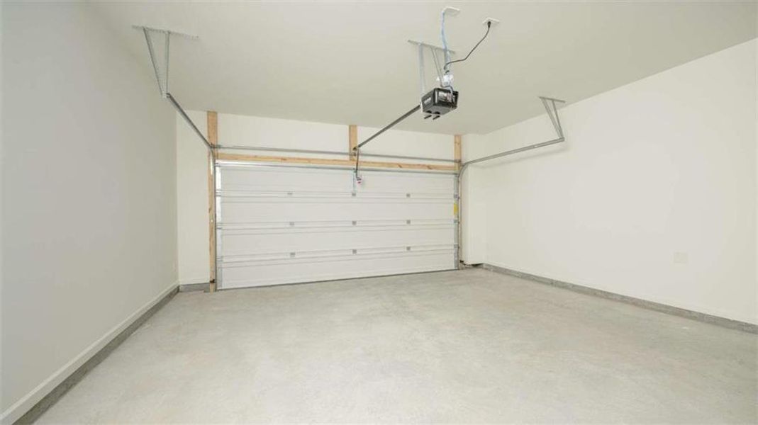 Spacious, unfurnished interior of a new home in Benteen Reserve, Atlanta (Image 19).