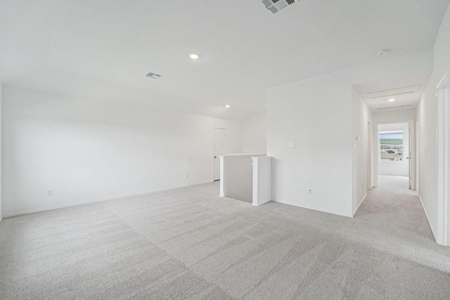 Spacious, unfurnished interior of a new home in Clayton Ranch, Copperas Cove (Image 24).