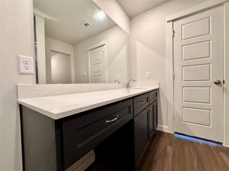 Furnished interior view inside a new home in Santa Fe, Cleveland (Image 4). Furnished interior view inside a new home in Santa Fe, Cleveland (Image 4).