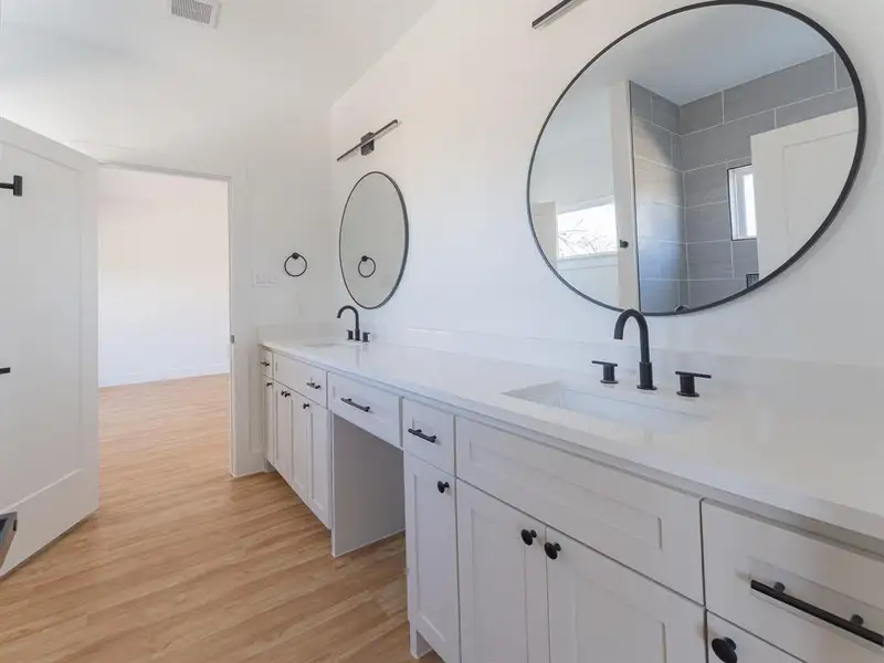 Furnished interior view inside a new home in , Dallas (Image 5). Furnished interior view inside a new home in , Dallas (Image 5).