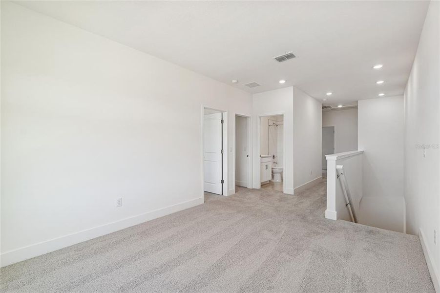Spacious, unfurnished interior of a new home in North River Ranch – Townhomes, Parrish (Image 19).