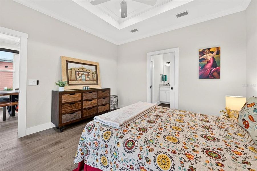 Furnished interior view inside a new home in , Oxford (Image 46).