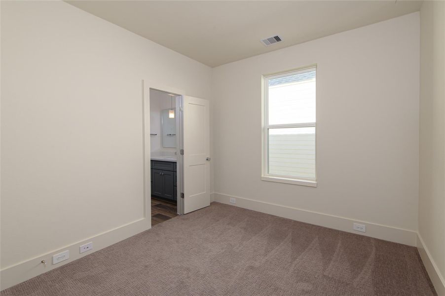 Spacious, unfurnished interior of a new home in Rachel Landing, Houston (Image 10). Spacious, unfurnished interior of a new home in Rachel Landing, Houston (Image 10).