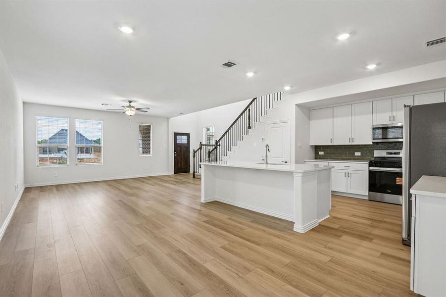 Furnished interior view inside a new home in Oak Ridge Park, Corinth (Image 7).