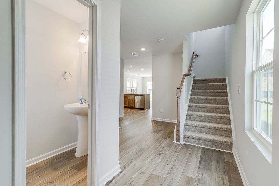 Spacious, unfurnished interior of a new home in Ellington, Elgin (Image 15).