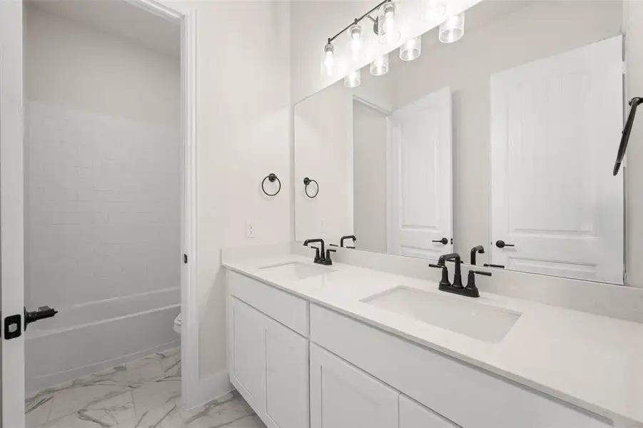 270 Maci- Bathroom-1 270 Maci- Bathroom-1