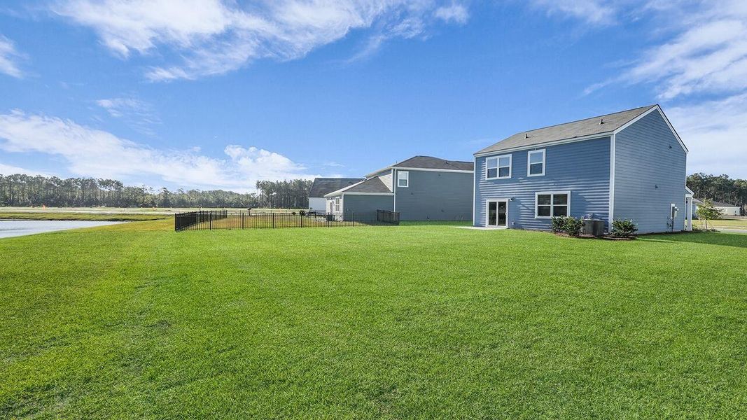 Exterior details and patio area of a home in Hillcrest, Ravenel (Image 4).