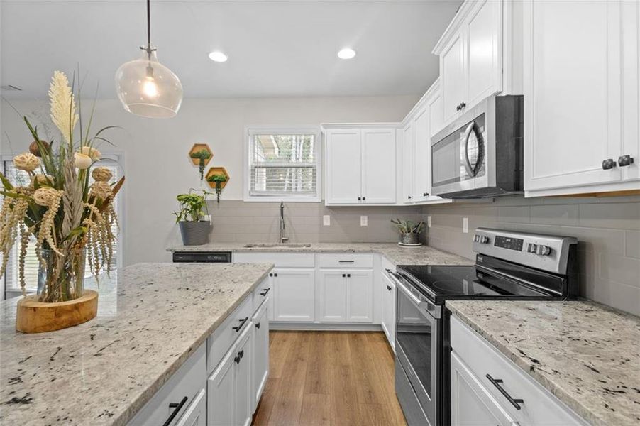 Furnished interior view inside a new home in Jefferson Hills, Jefferson (Image 25).