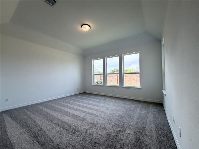 Spacious, unfurnished interior of a new home in Dellrose, Hockley (Image 11).