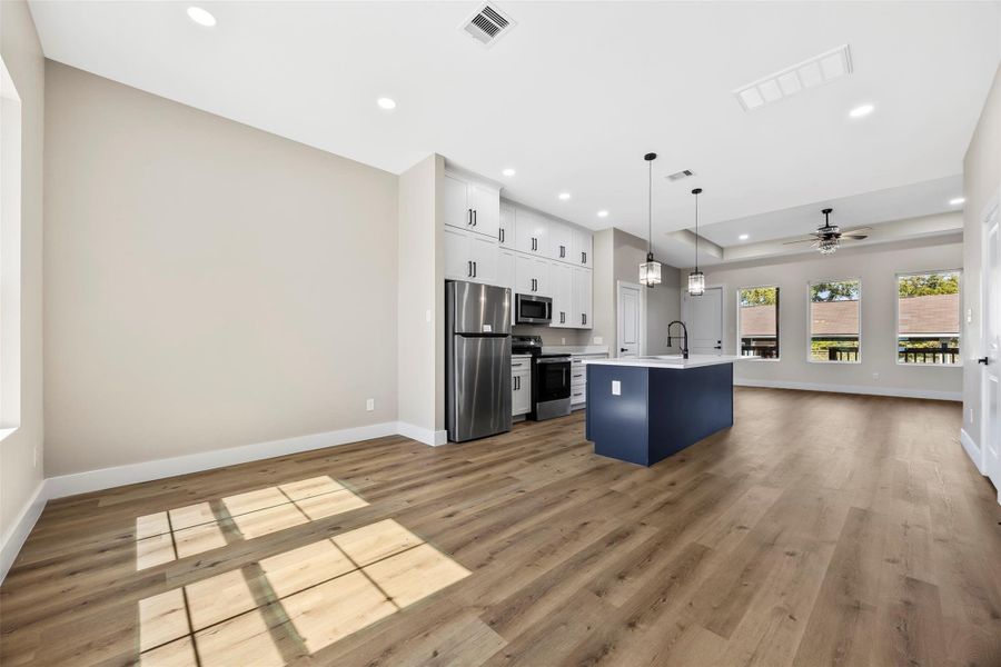 Spacious, unfurnished interior of a new home in , Houston (Image 16).