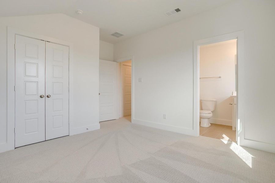 Representative unfurnished interior of a home built from the Eleanor by Graham Hart Home Builder in Sweetgrass, Haslet (Image 32).