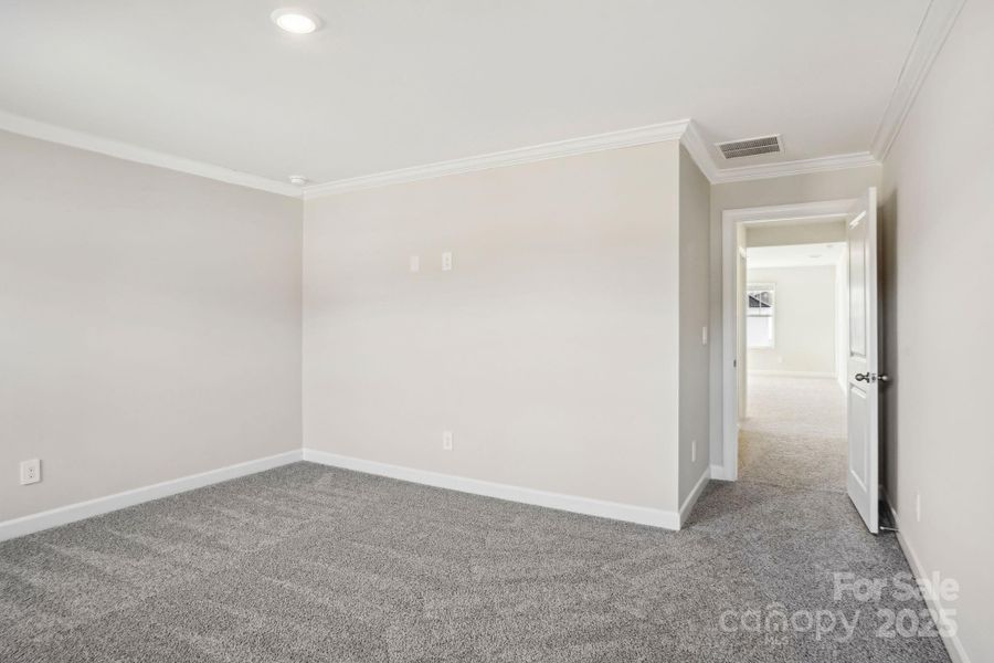 Spacious, unfurnished interior of a new home in Walnut Reserve, Conover (Image 21).