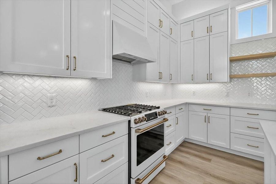 Furnished interior view inside a new home in , Port Aransas (Image 17).