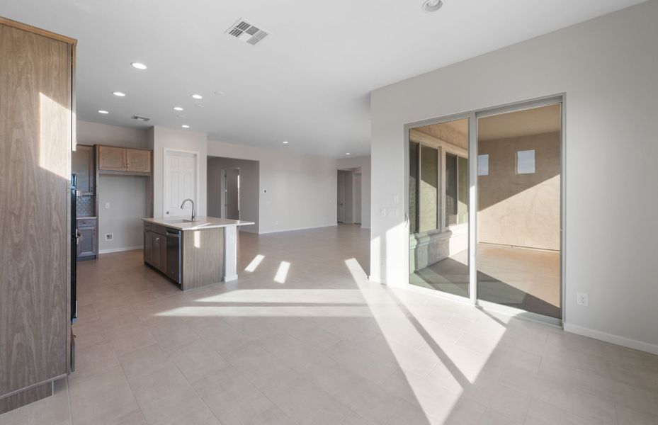 Spacious, unfurnished interior of a new home in Soleo, San Tan Valley (Image 26).