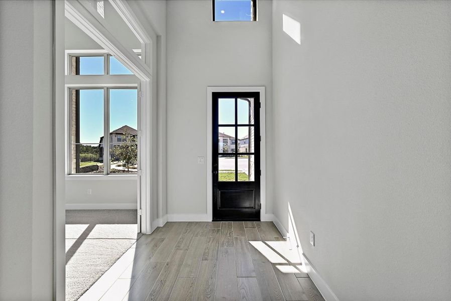 Spacious, unfurnished interior of a new home in Santa Rita Ranch - 60', Liberty Hill (Image 25).