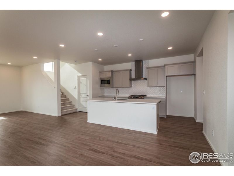 EXAMPLE PHOTOS: KITCHEN