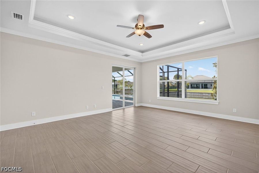 Spacious, unfurnished interior of a new home in Cape Coral, Cape Coral (Image 24).