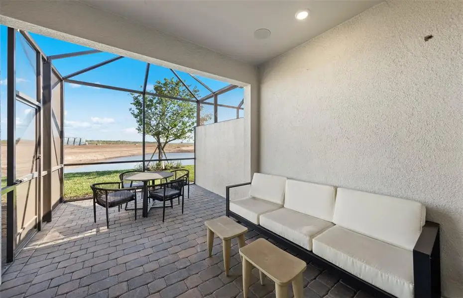 Exterior details and patio area of a home in , Lakewood Ranch (Image 3).
