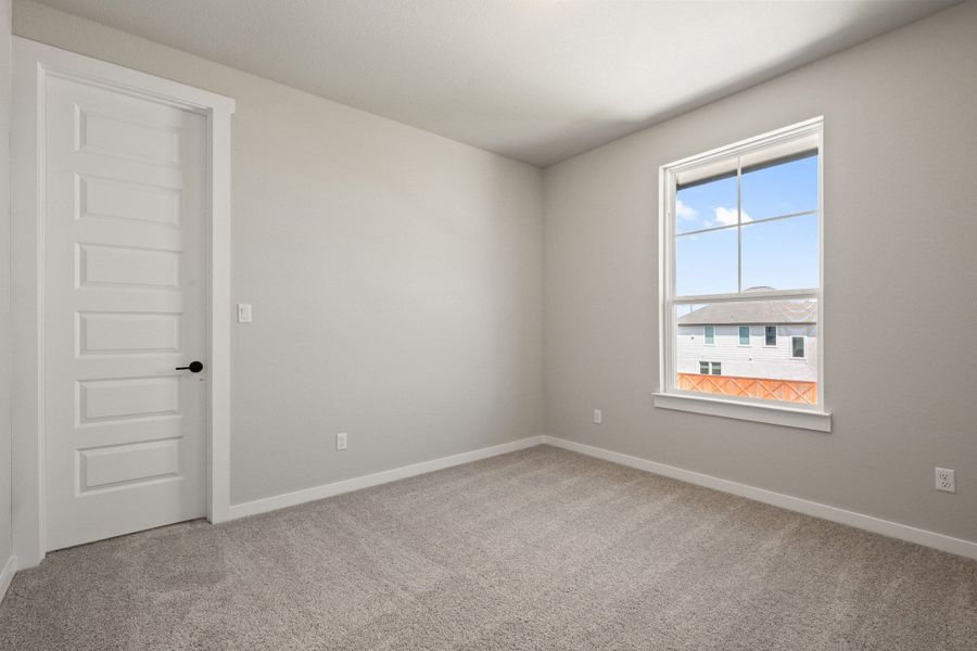 Spacious, unfurnished interior of a new home in Lariat, Liberty Hill (Image 45).