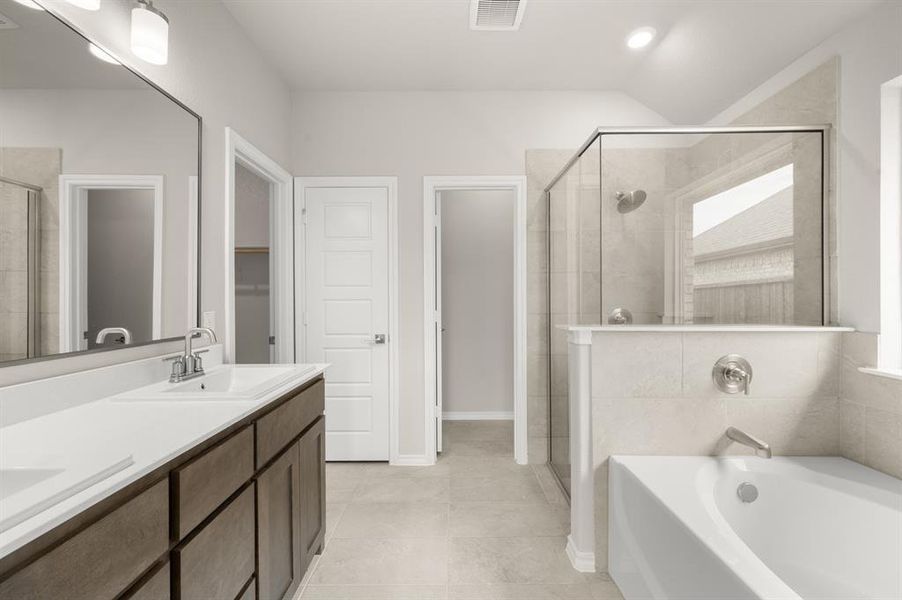 DFW-Meadow Park-Concept 1790-7417 Lavender Lane- Primary Suite -Risewell Homes-3