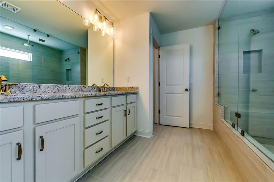 Furnished interior view inside a new home in , Dallas (Image 9).