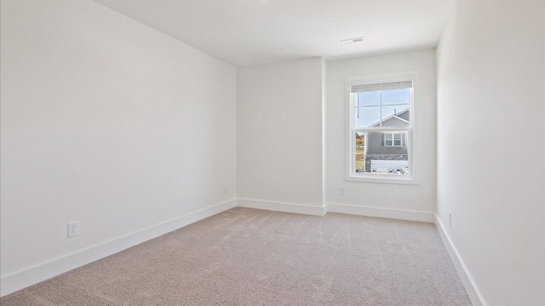 Spacious, unfurnished interior of a new home in Millstone Village, Morristown (Image 15).